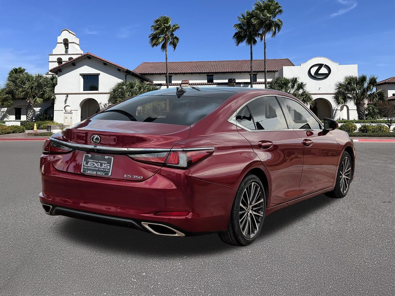Used 2023 Lexus ES 350 w/ Premium Package FWD image 2