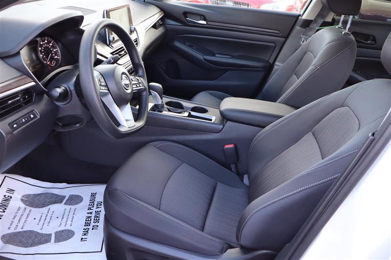 Used 2025 Nissan Altima 2.5 SV image 12