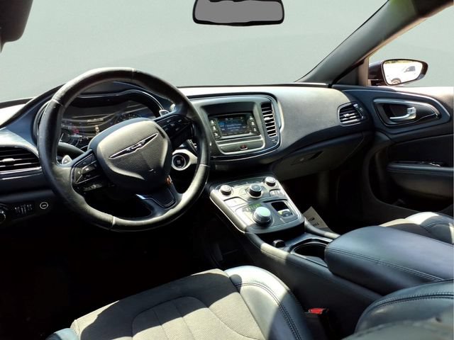 Used 2015 Chrysler 200 S FWD image 13