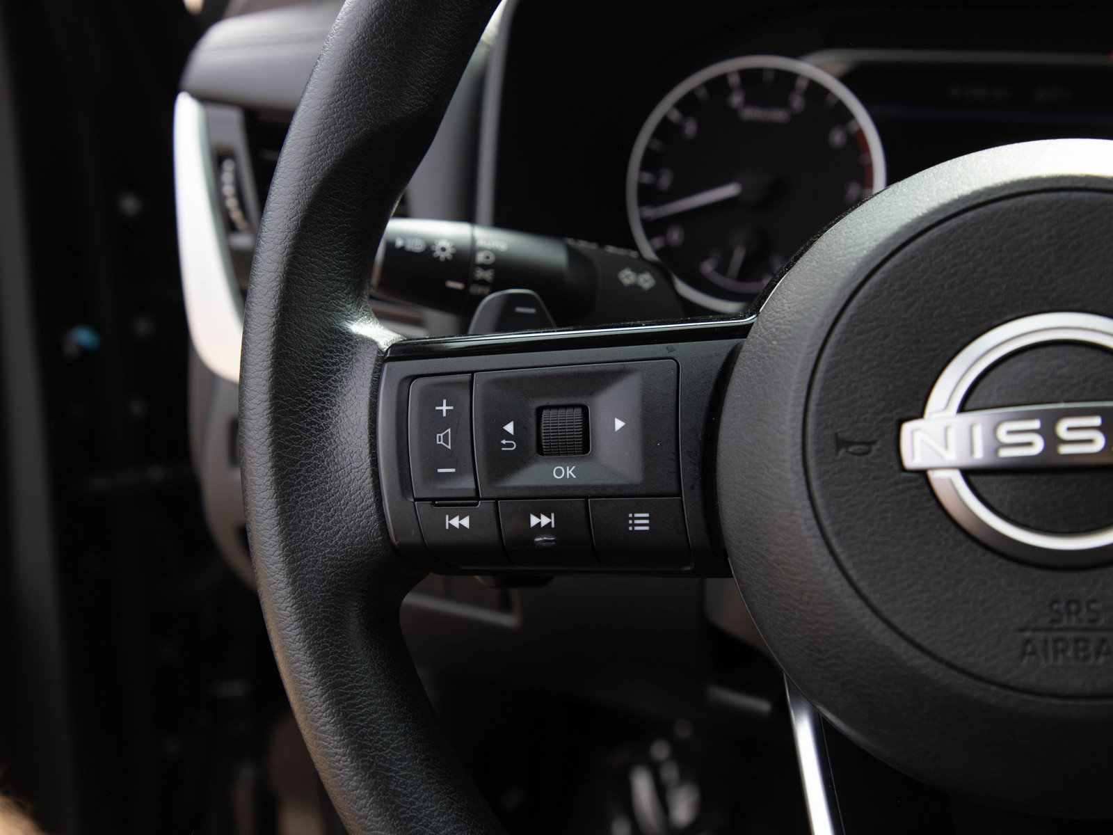 Used 2022 Nissan Rogue SV AWD/4WD image 25