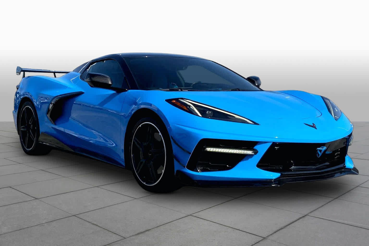 Used 2022 Chevrolet Corvette Stingray Premium Conv w/ Z51 Performance Package RWD image 3