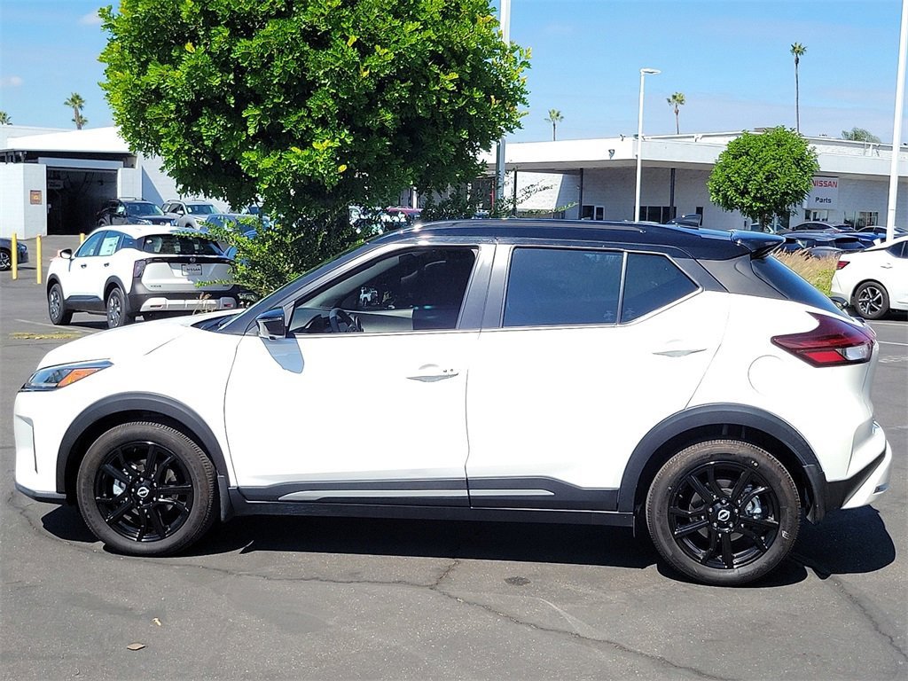 Certified 2023 Nissan Kicks SR w/ SR Premium Package image 3