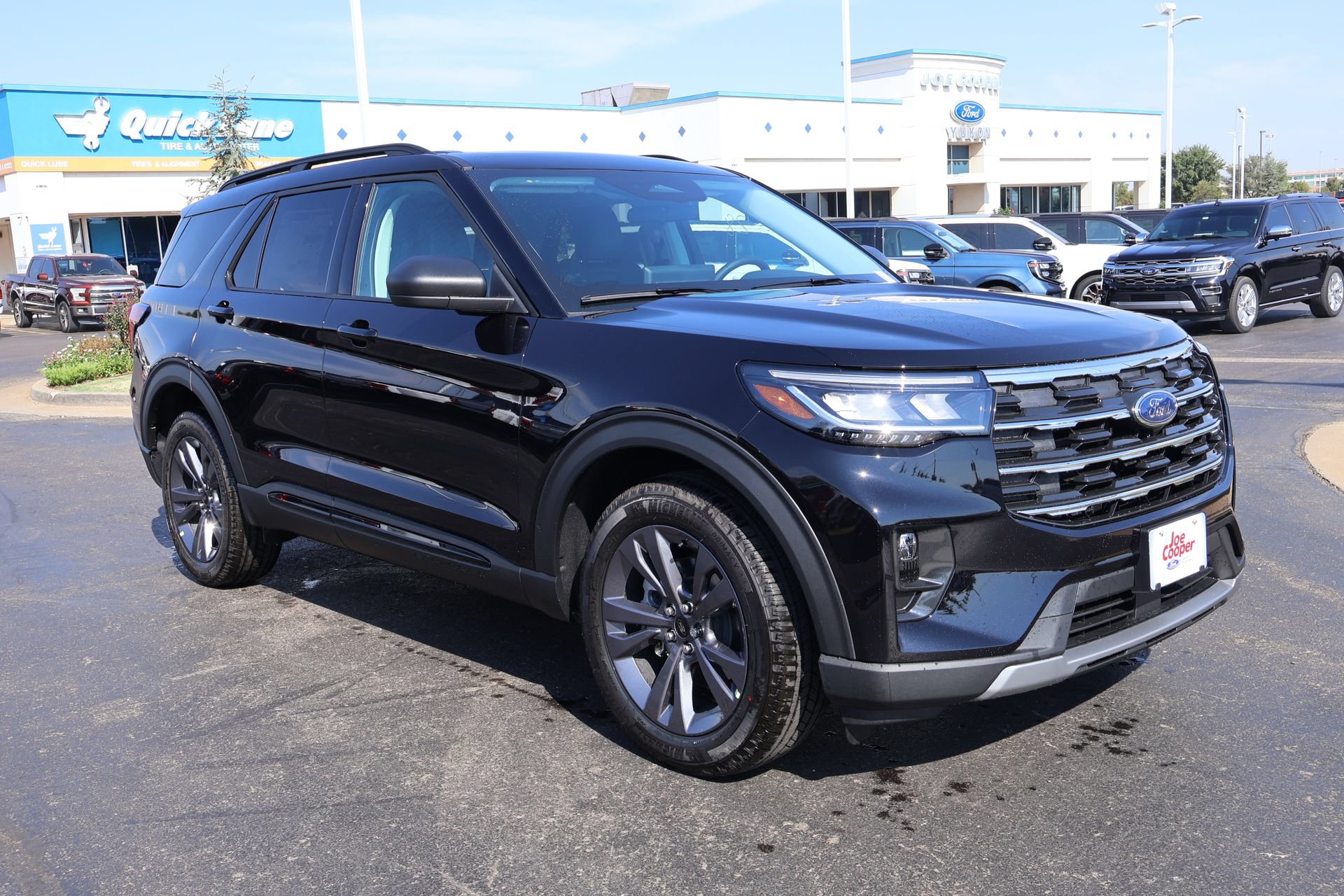 New 2026 Ford Explorer Active w/ Active Comfort Package AWD/4WD image 1