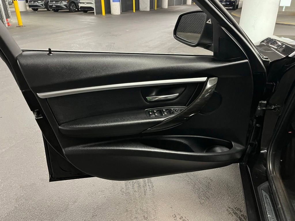 Used 2018 BMW 330i Sedan image 18