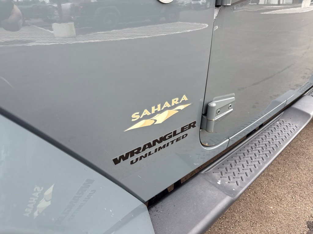 Used 2015 Jeep Wrangler Unlimited Sahara w/ Trailer Tow Group AWD/4WD image 12