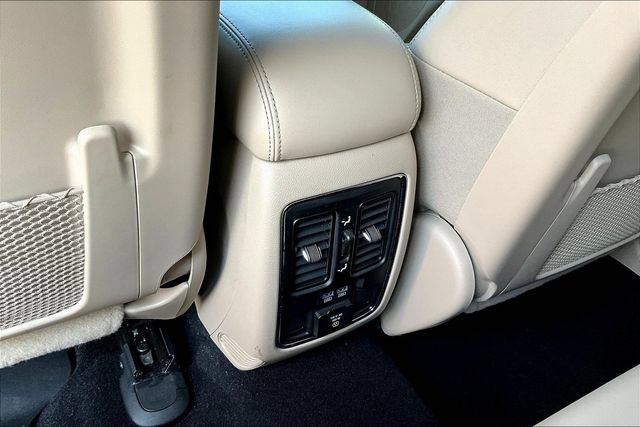 Used 2021 Jeep Grand Cherokee Limited AWD/4WD image 10