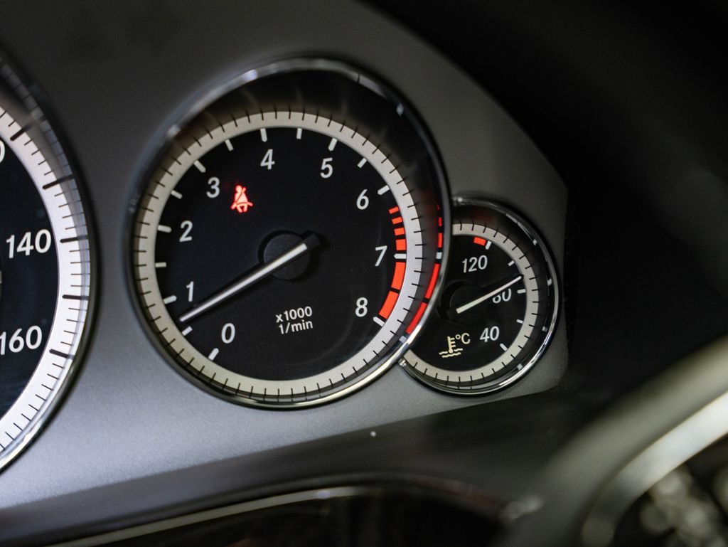 Used 2012 Mercedes-Benz E 350 4MATIC Sedan image 32