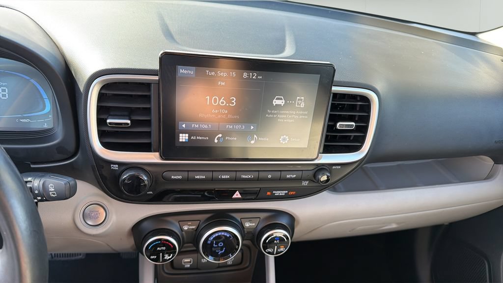 Used 2025 Hyundai Venue SEL FWD image 23