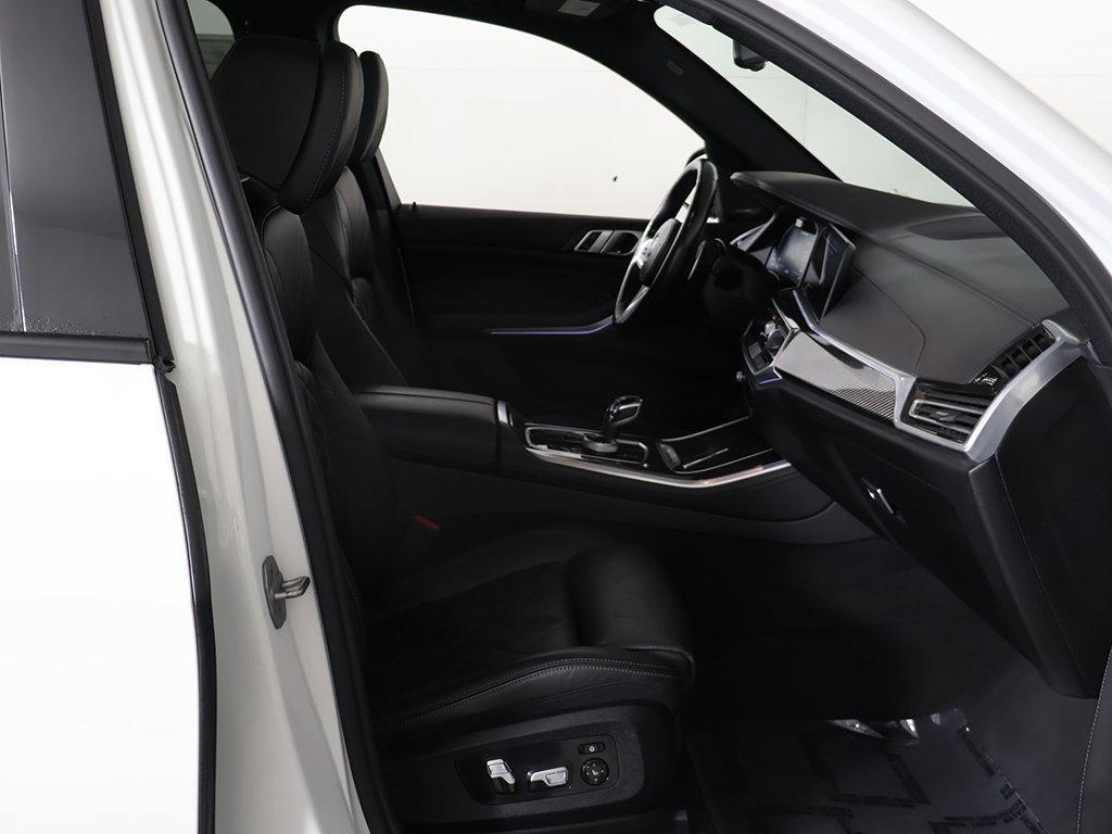 Used 2023 BMW X5 M50i w/ Executive Package image 31