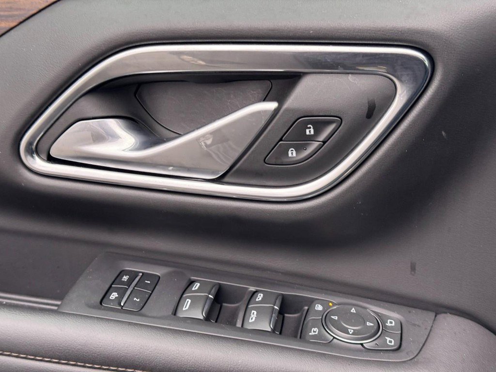 Used 2024 Chevrolet Suburban High Country image 27