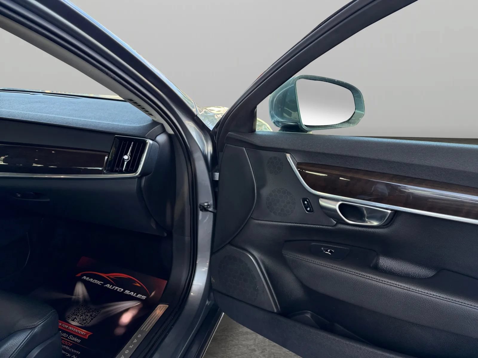 Used 2018 Volvo S90 T5 Momentum w/ Convenience Package FWD image 19