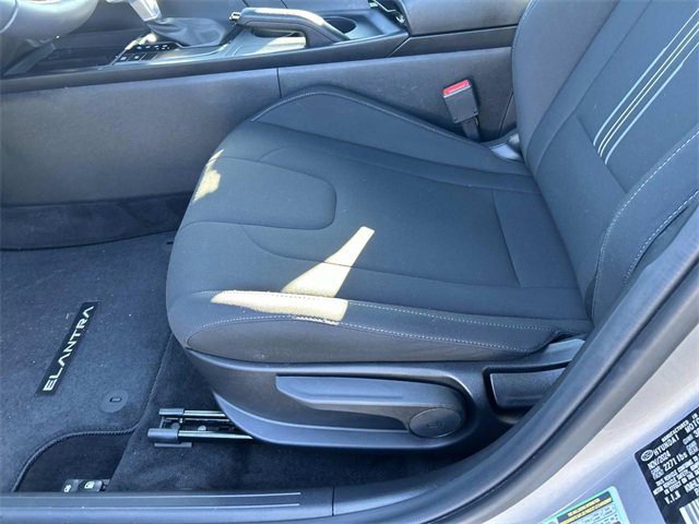 Used 2025 Hyundai Elantra Sport image 21
