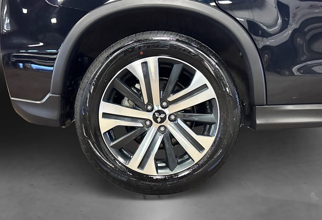 Used 2025 Mitsubishi Outlander Sport SE AWD/4WD image 19