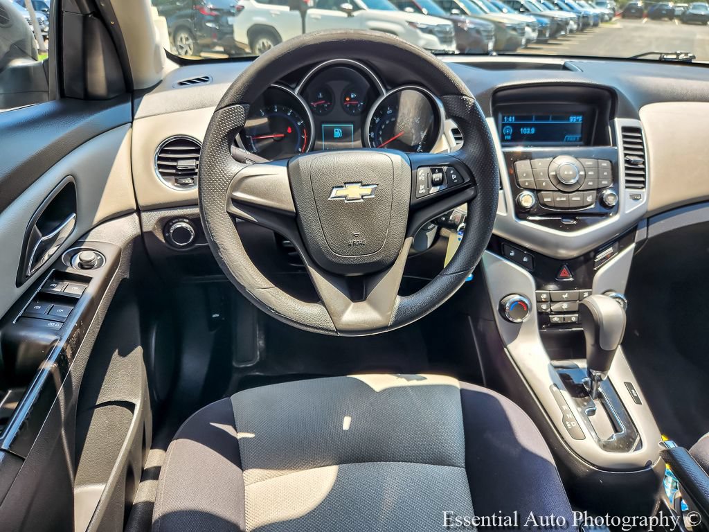 Used 2013 Chevrolet Cruze LS FWD image 10