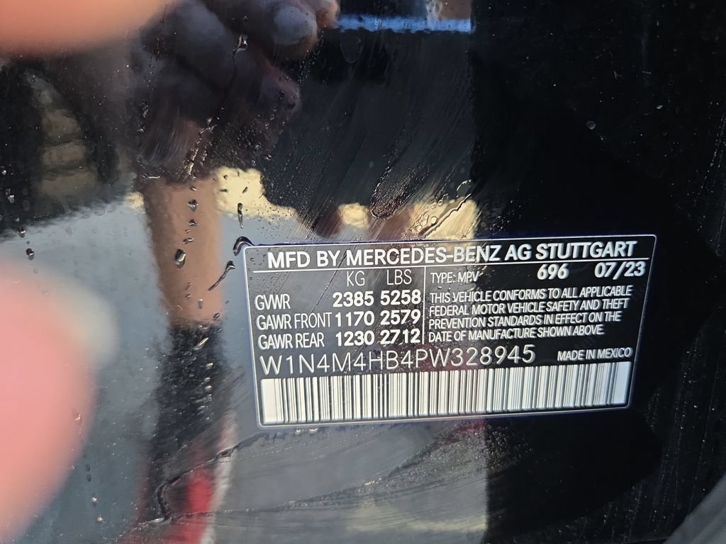 Used 2023 Mercedes-Benz GLB 250 4MATIC w/ Premium Package image 34