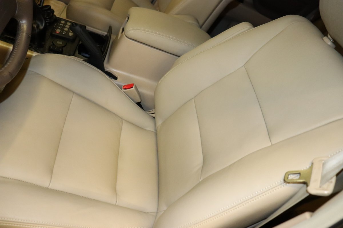 Used 2000 Toyota Land Cruiser AWD/4WD image 16