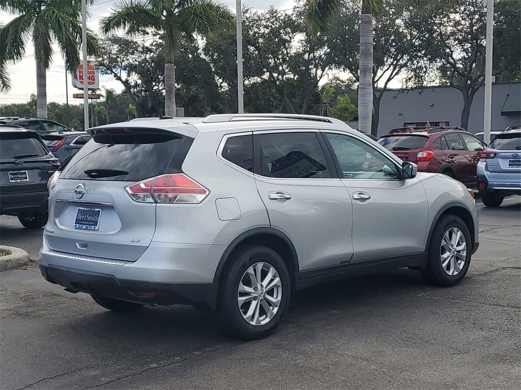 Used 2015 Nissan Rogue SV image 3
