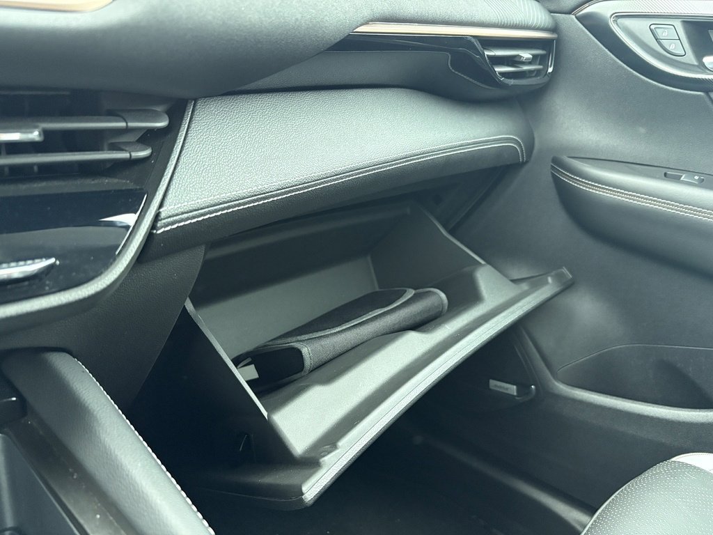 Used 2024 Buick Envision Sport Touring image 38