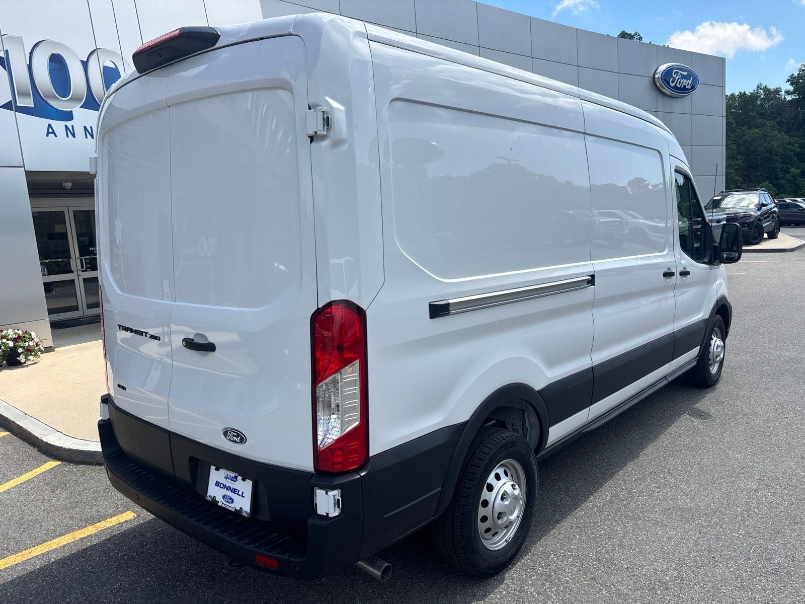 New 2026 Ford Transit 250 148 Medium Roof Extended AWD image 3