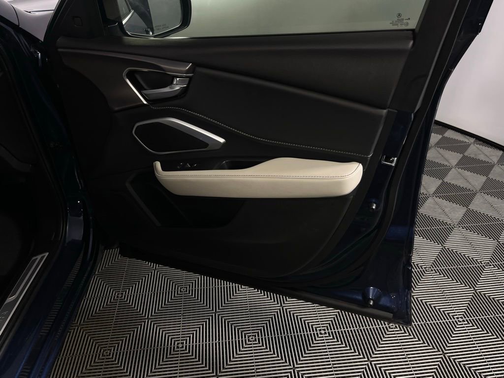 Used 2025 Acura RDX SH-AWD image 32