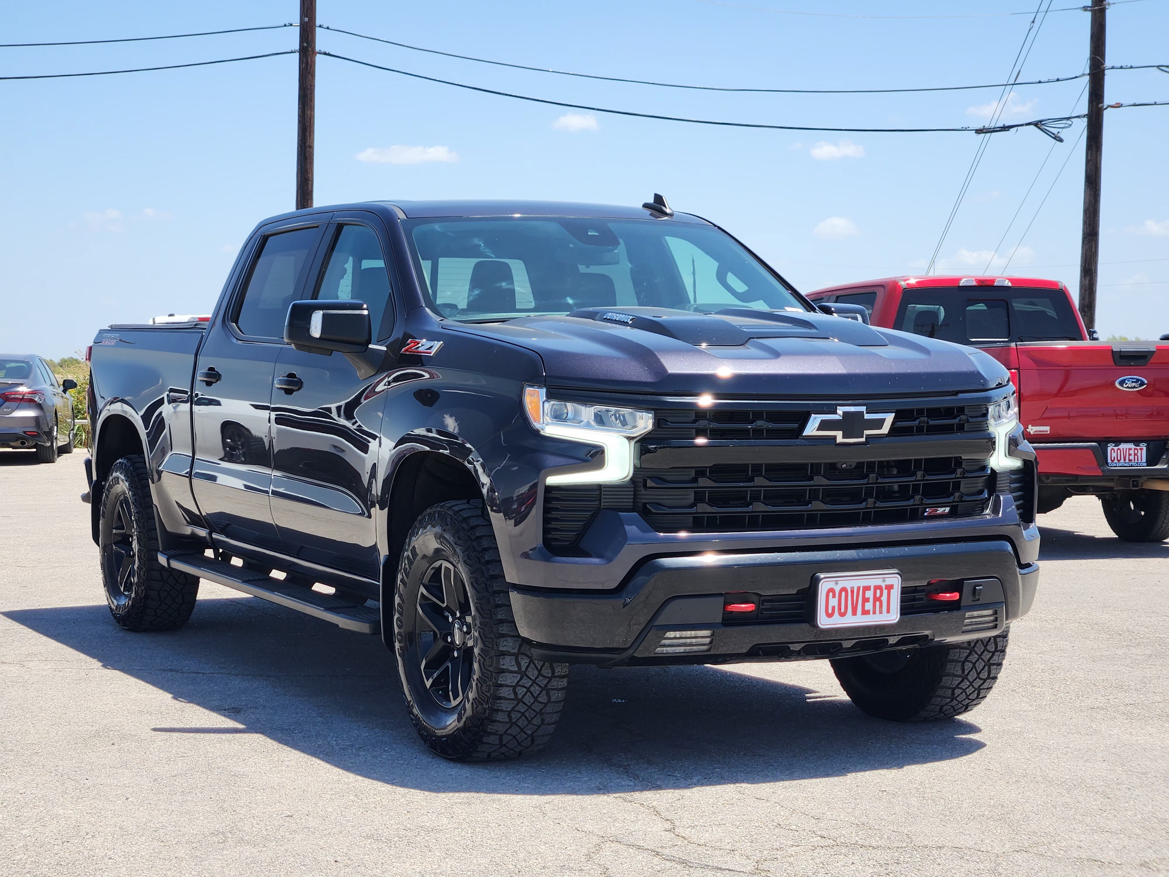 Used 2022 Chevrolet Silverado 1500 LT Trail Boss w/ LT Trail Boss Premium Package AWD/4WD image 3