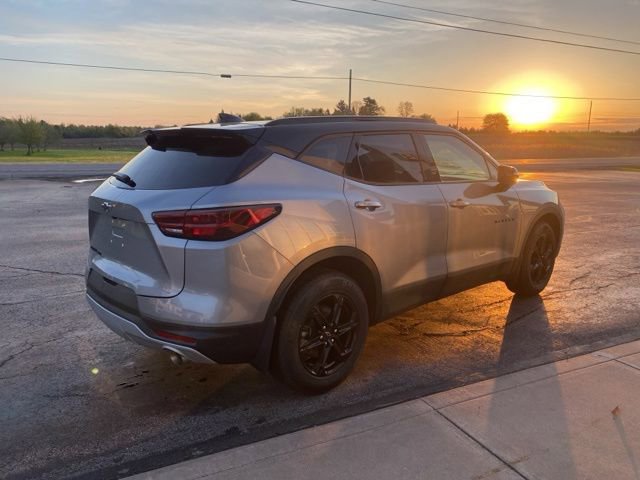 Used 2023 Chevrolet Blazer LT w/ Midnight/Sport Edition AWD/4WD image 4