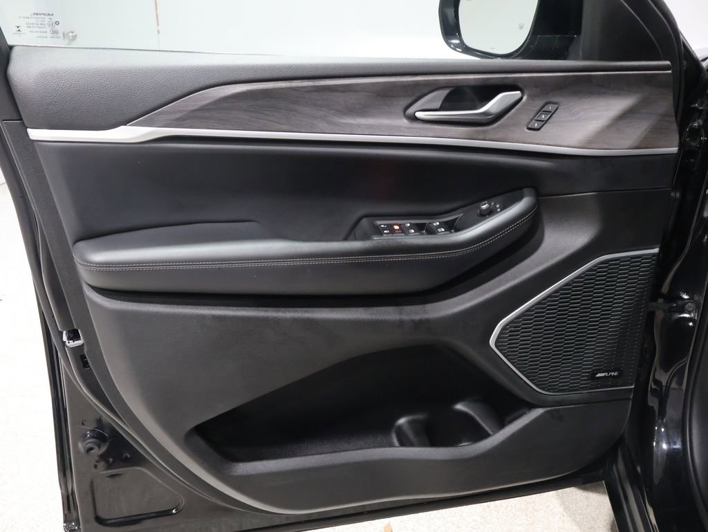 Used 2021 Jeep Grand Cherokee L Limited image 14