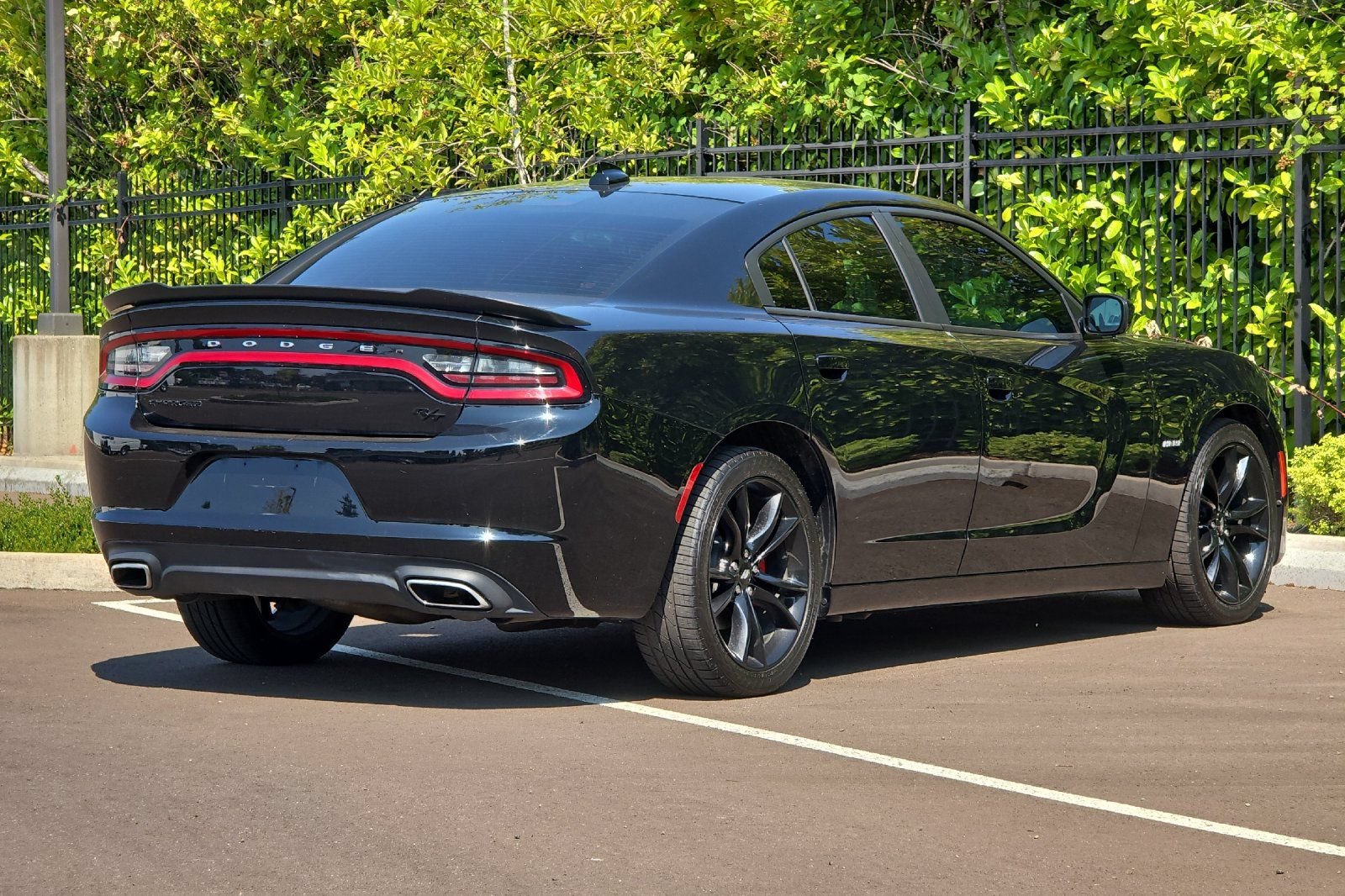 Used 2017 Dodge Charger R/T w/ Blacktop Package RWD image 4