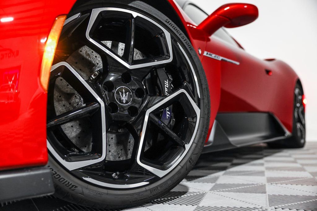 Used 2022 Maserati MC20 Coupe image 12