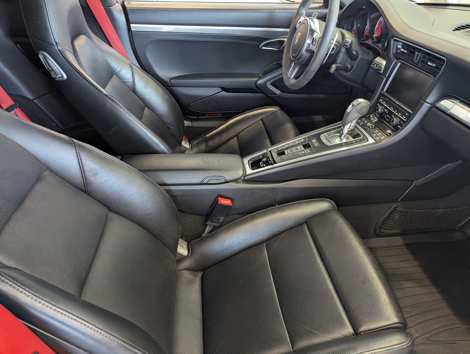 Used 2014 Porsche 911 Turbo AWD/4WD image 11