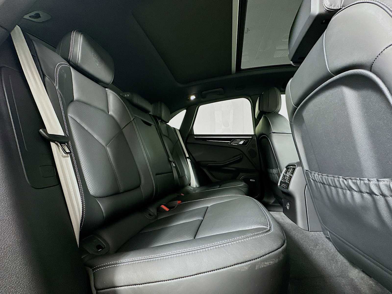 New 2026 Porsche Macan image 28