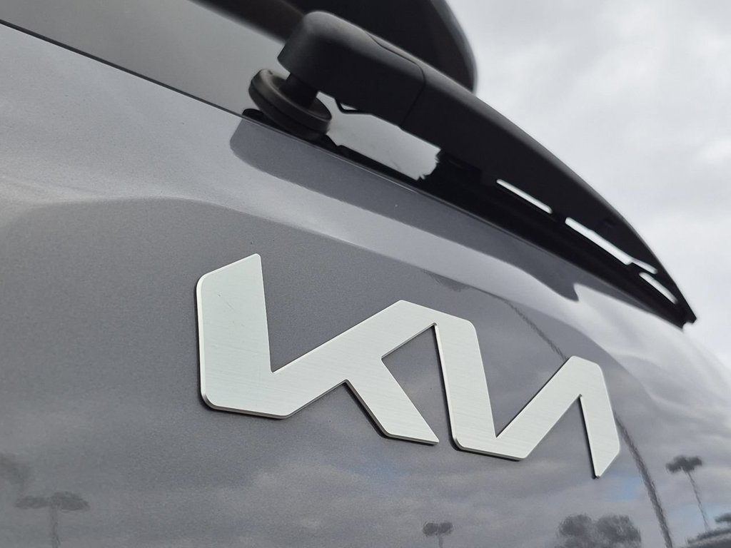 Certified 2024 Kia Telluride S FWD image 31