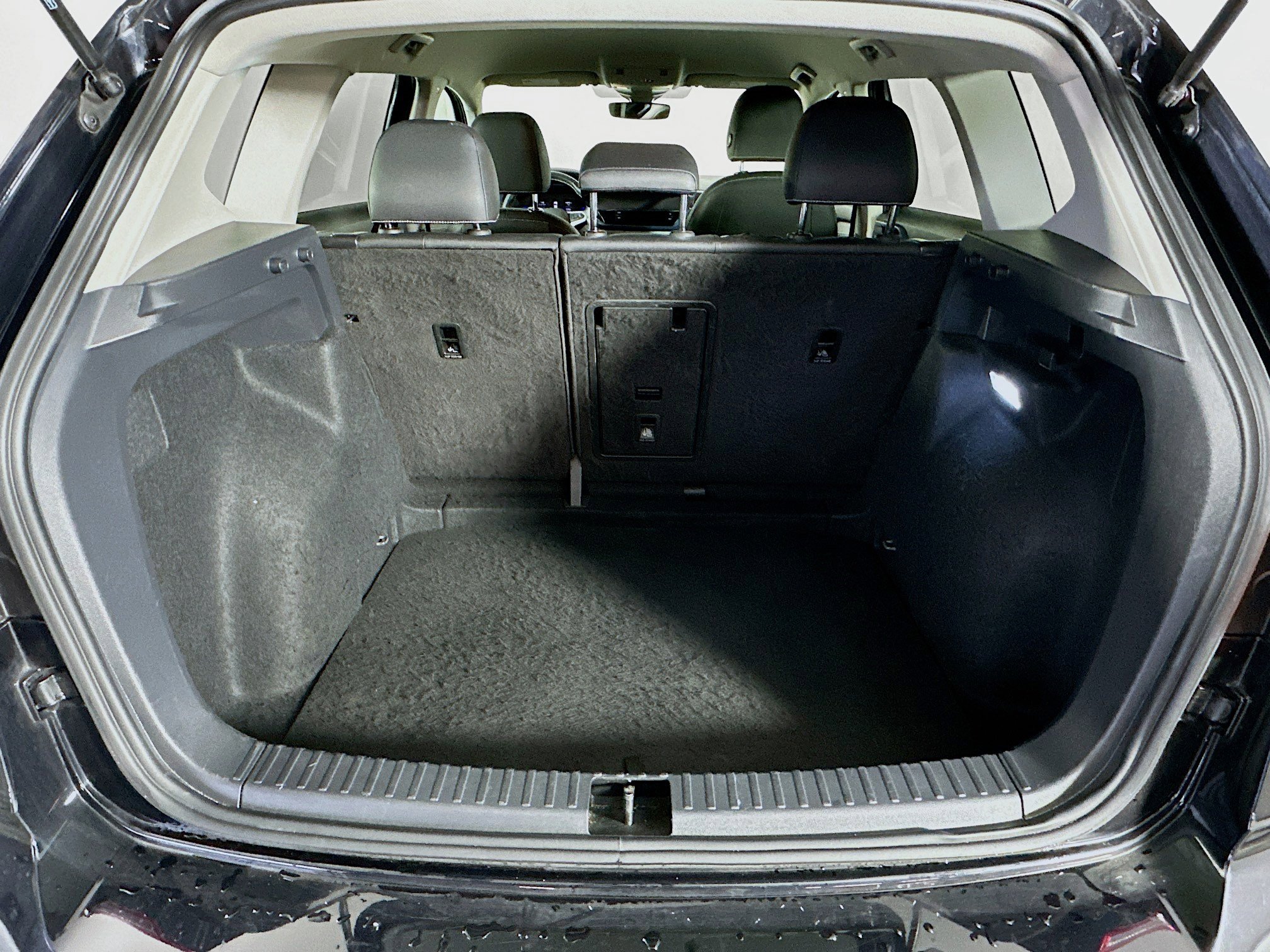 Used 2024 Volkswagen Taos SE image 27