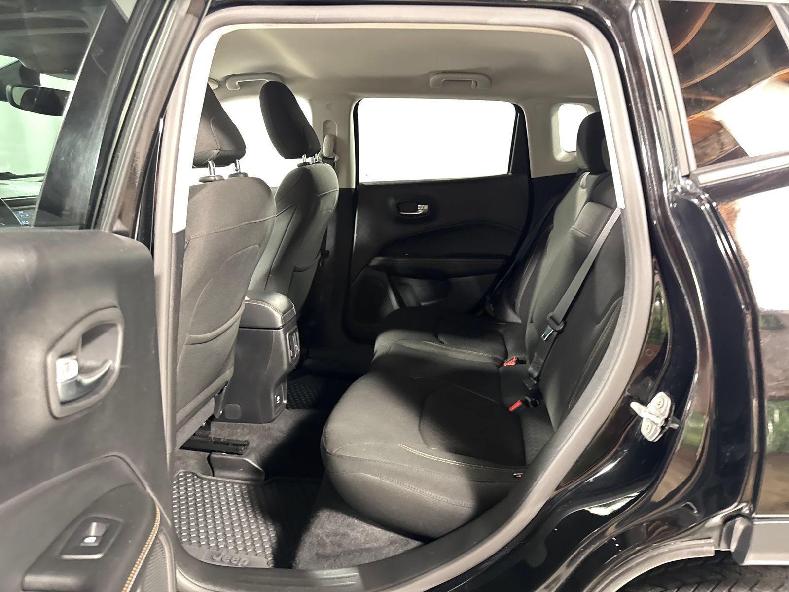 Used 2018 Jeep Compass Sport w/ Cold Weather Group AWD/4WD image 5
