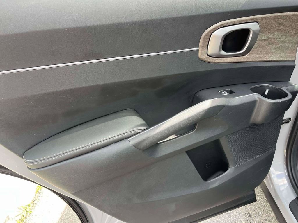 Used 2023 Kia Sorento X-Line EX image 5
