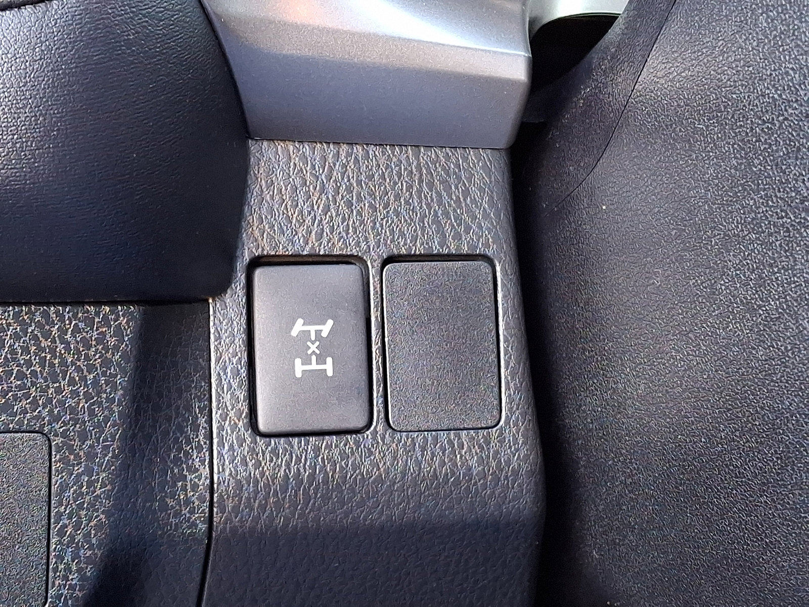 Used 2018 Toyota RAV4 XLE w/ Plus Extra Value Package image 25