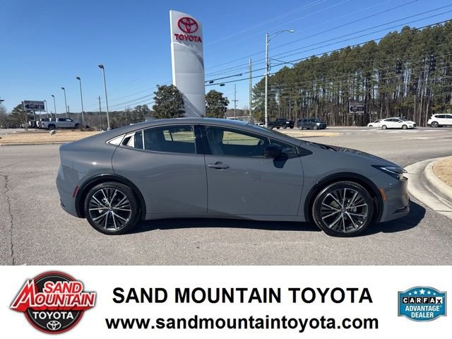 Used 2024 Toyota Prius XLE image 2