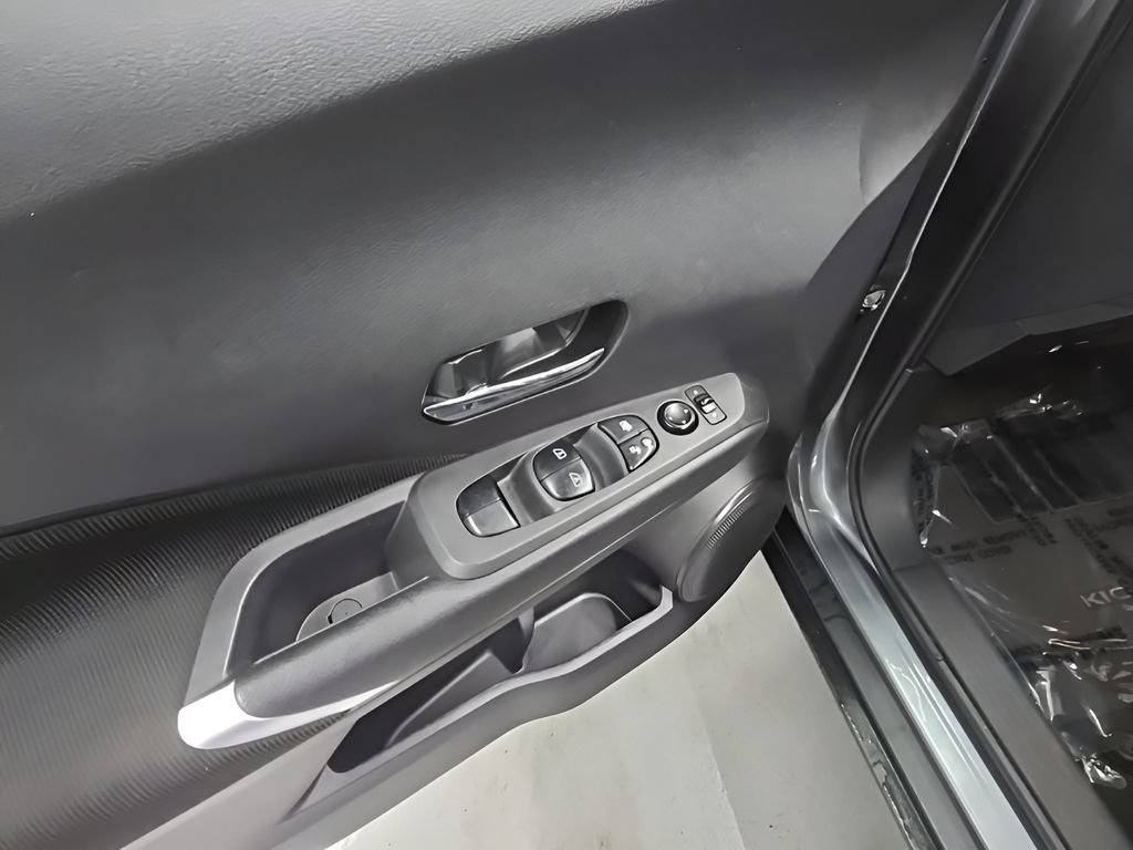 Used 2024 Nissan Kicks SV FWD image 10