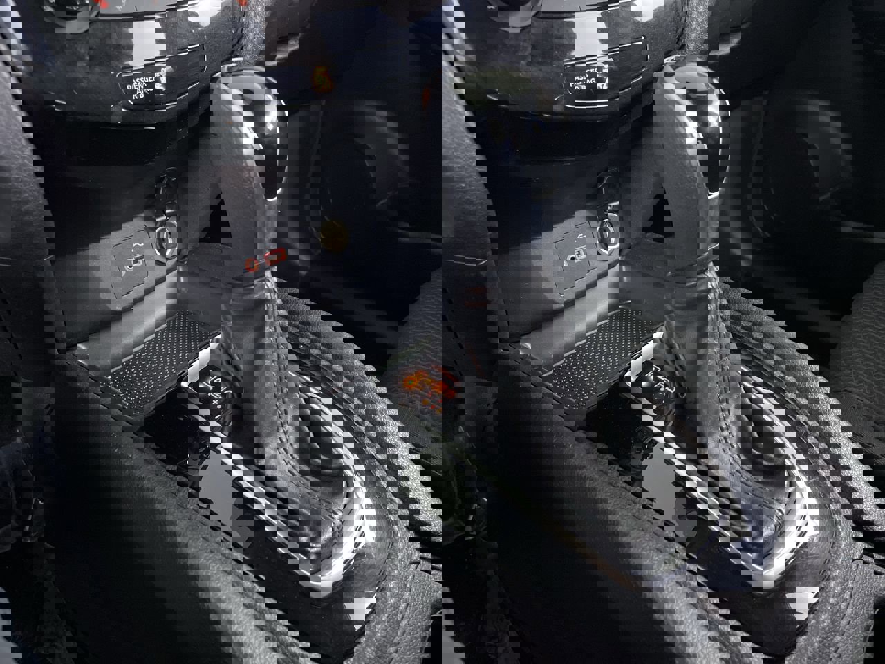 Used 2020 Nissan Rogue Sport S image 17