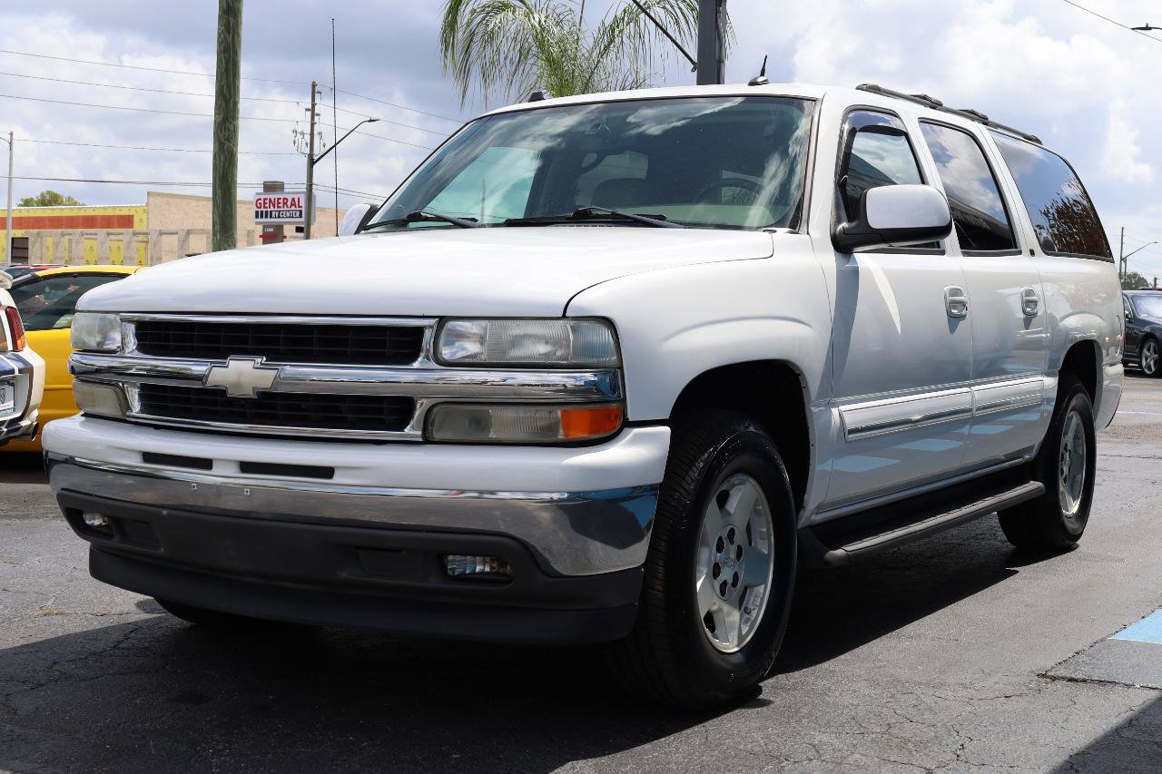 Used 2005 Chevrolet Suburban LT w/ Preferred Equipment Group RWD image 2