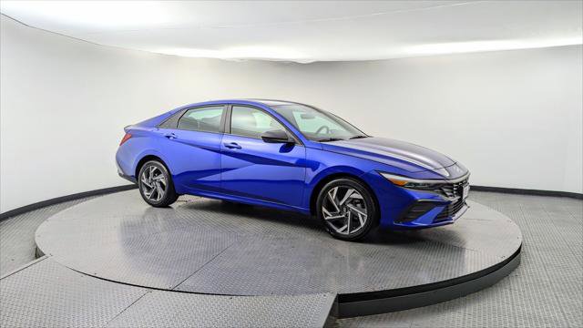 Used 2025 Hyundai Elantra Sport w/ Cargo Package image 11