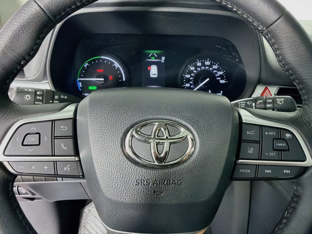 Used 2021 Toyota Sienna XLE FWD image 16