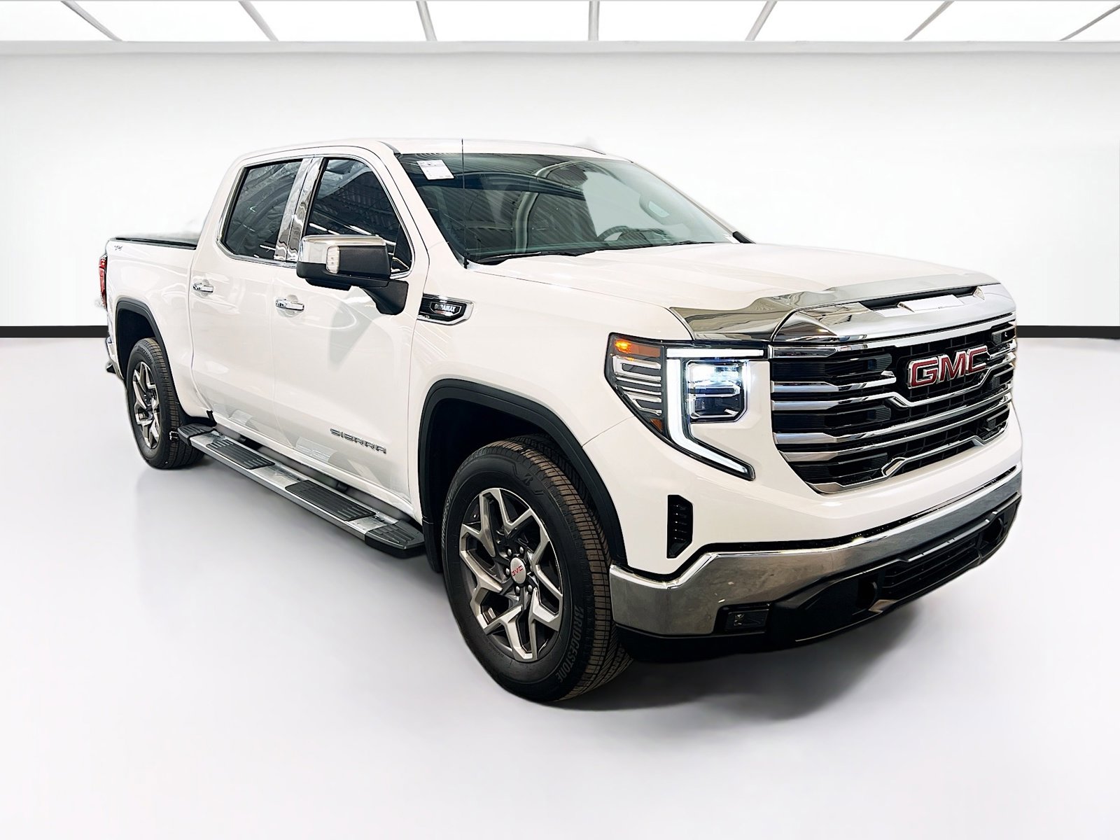Used 2024 GMC Sierra 1500 SLT w/ SLT Premium Package image 3
