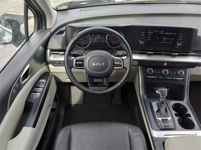 Used 2024 Kia Carnival LX image 19