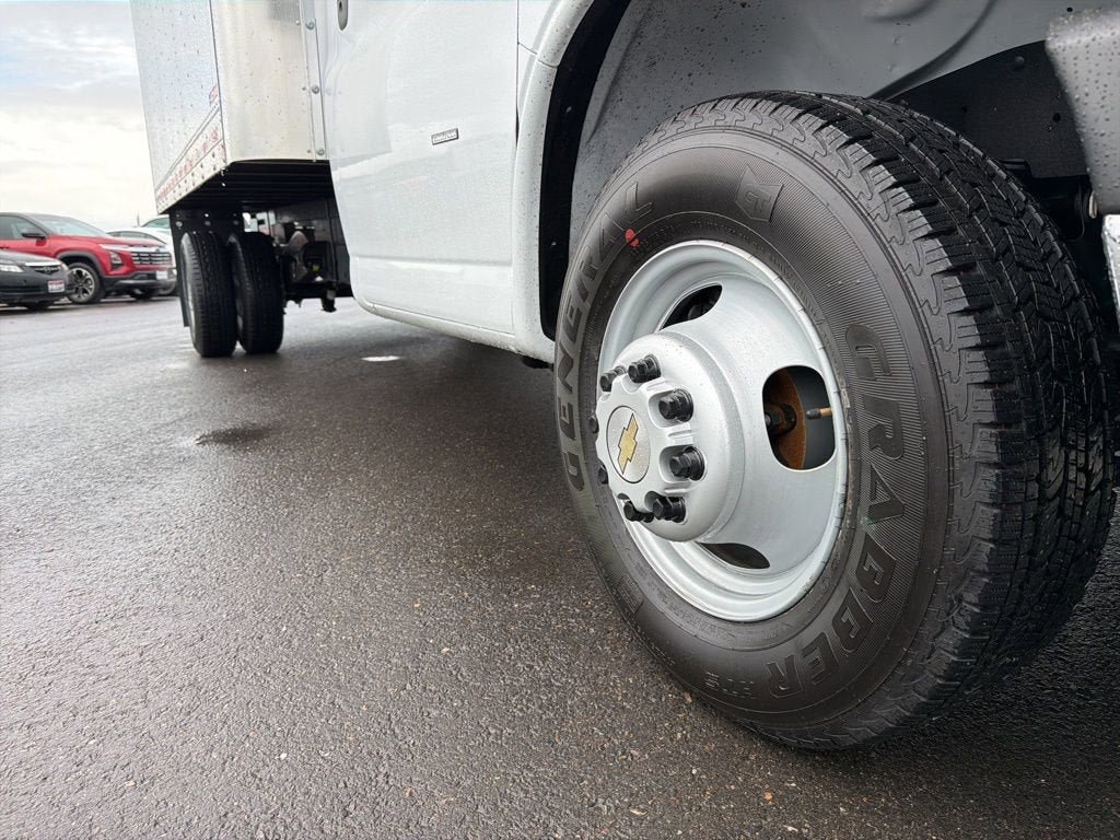 New 2026 Chevrolet Express 3500 w/ Power Convenience Package image 4