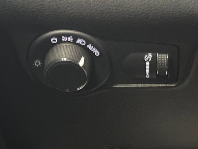 Used 2023 Jeep Compass Sport AWD/4WD image 32