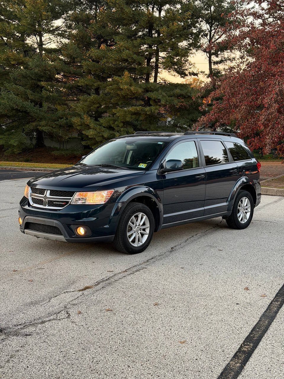 Used 2015 Dodge Journey SXT w/ Flexible Seating Group FWD image 2