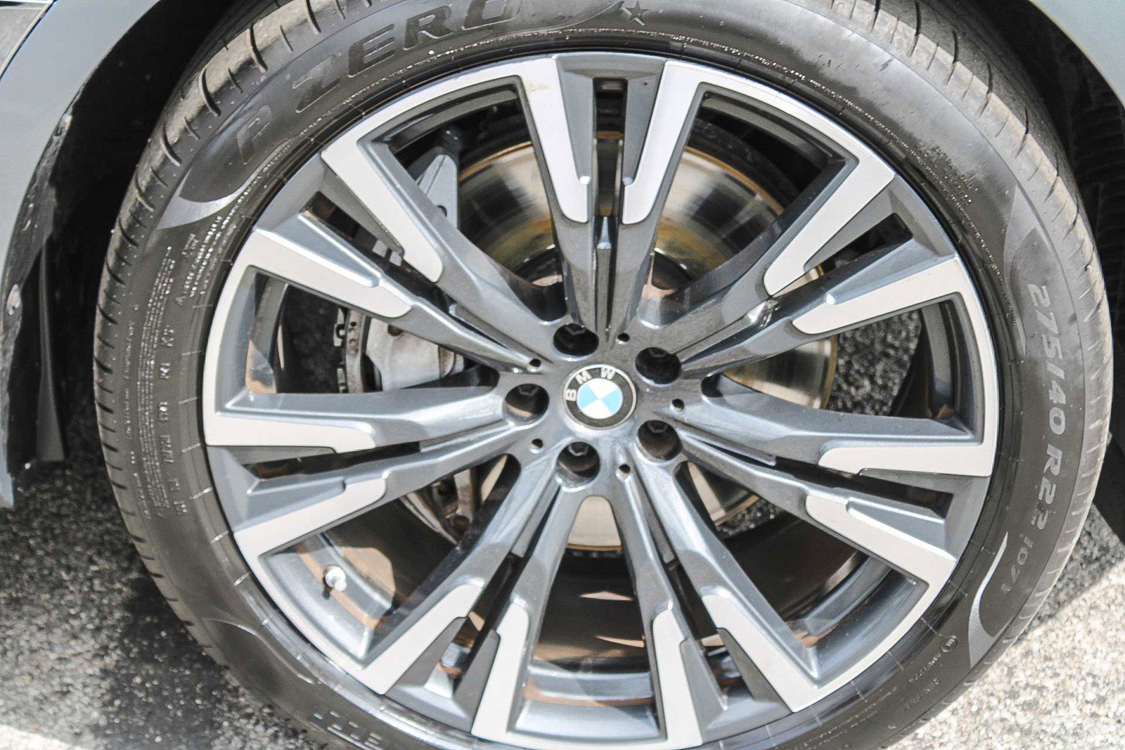Used 2023 BMW X7 xDrive40i w/ Premium Package image 10