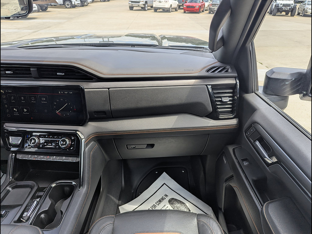 Used 2024 GMC Sierra 2500 AT4 w/ AT4 Premium Plus Package AWD/4WD image 4