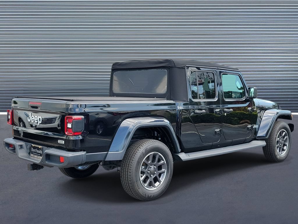 Used 2020 Jeep Gladiator Overland AWD/4WD image 3